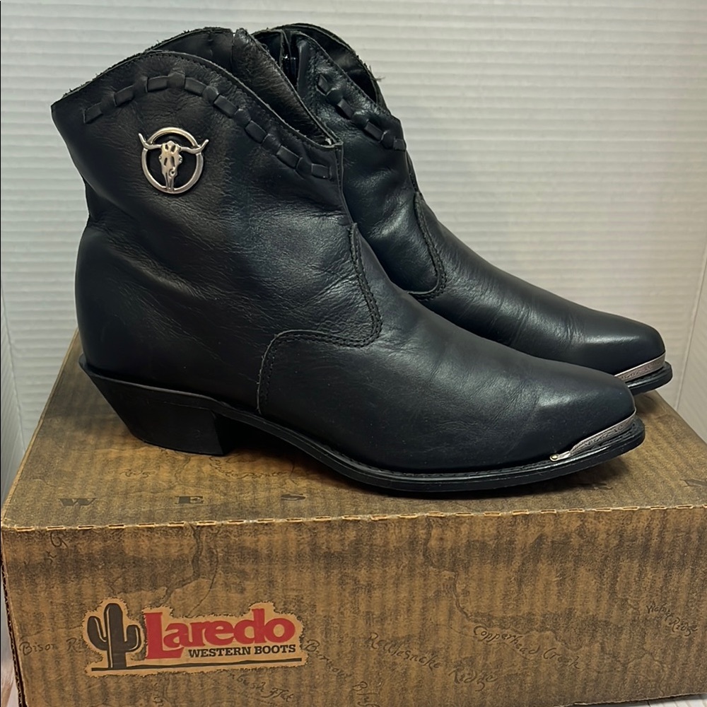 Laredo Western Boots. Black leather. Side zipper. Reinforced toe. EUC! Size 9